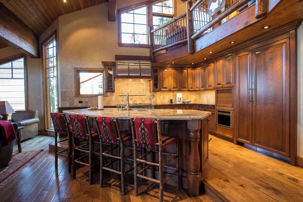 Stag Lodge at Deer Valley Resort - Four Bedroom with Spa #23 4 Condo