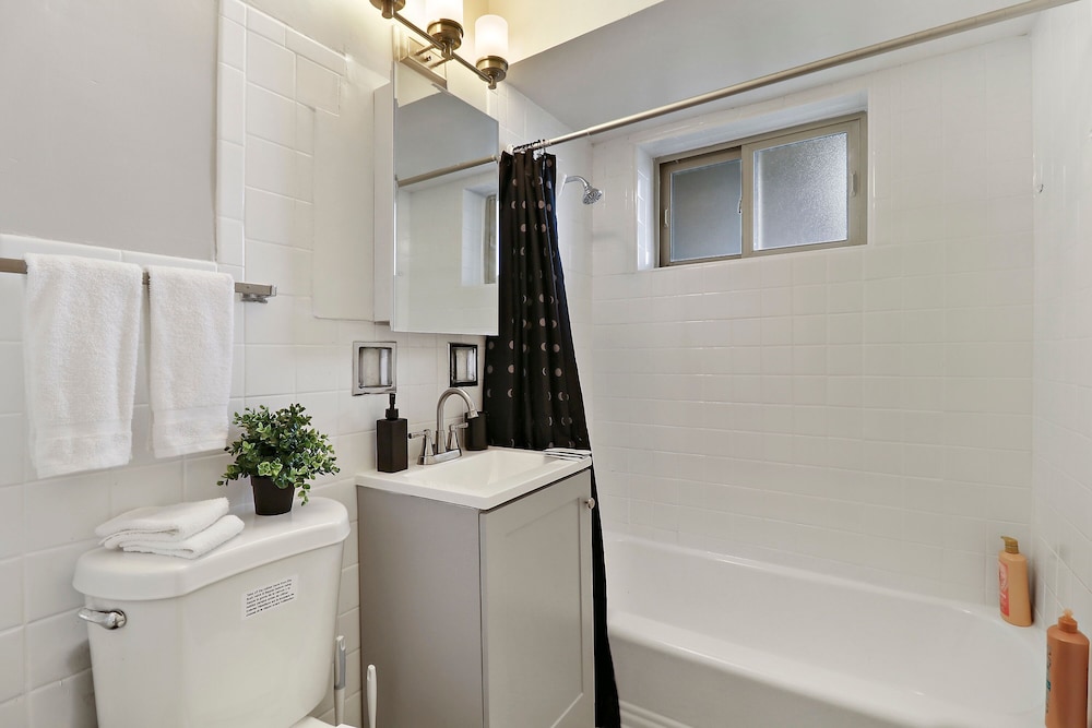 Recharge in Charming 1BR Apt - Salem 5A