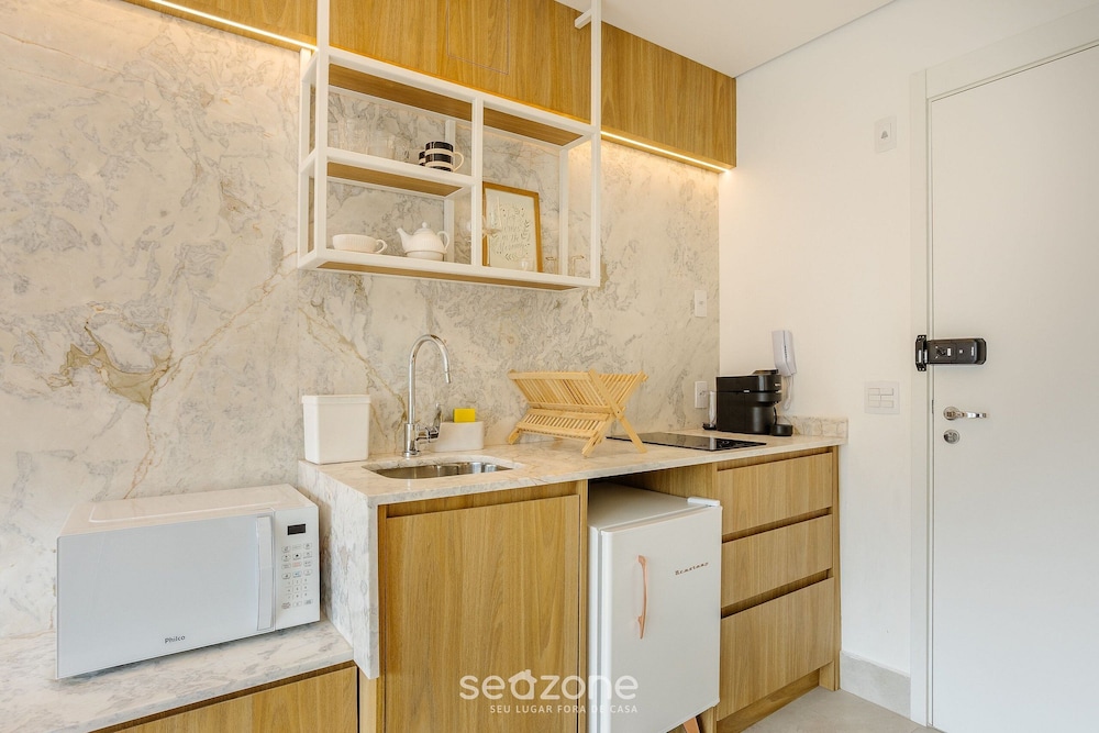Studio in Condominium With Pool in Paraiso Zah0811