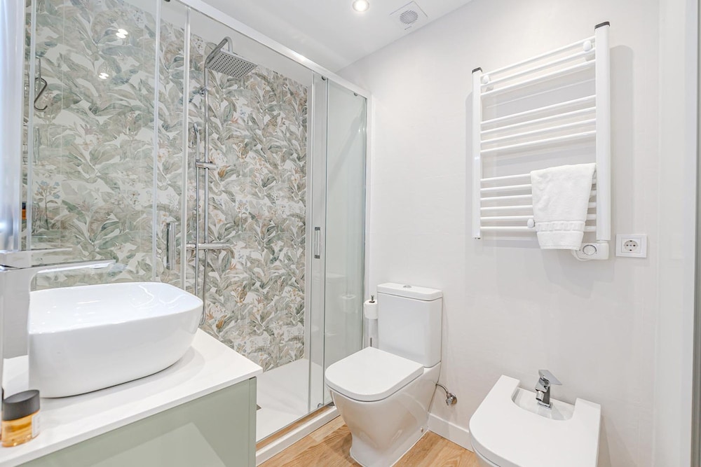 Colon 904 in Madrid With 1 Bedrooms and 1 Bathrooms