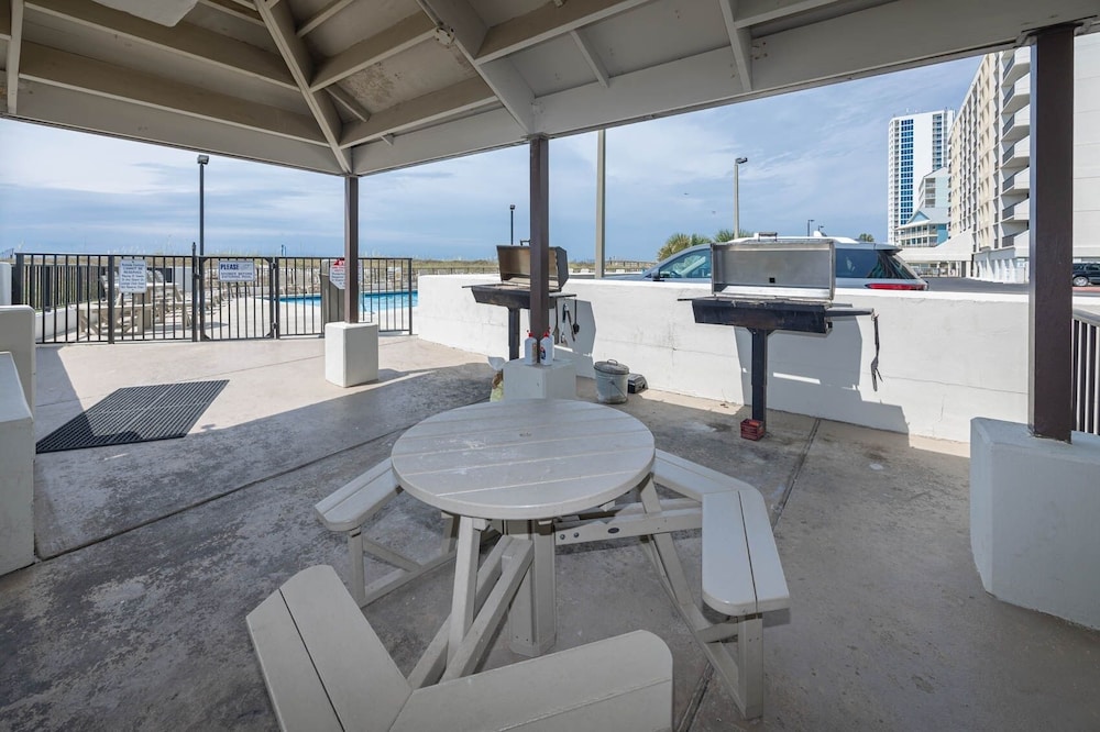 Island Winds East 602 2 Bedroom Condo