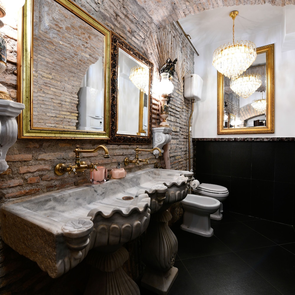 Dolce Vita in Rome With 2 Bedrooms and 1 Bathrooms