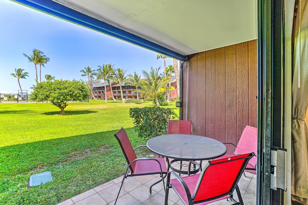 Kaunakakai Escape: Heated Pool & Beach Access