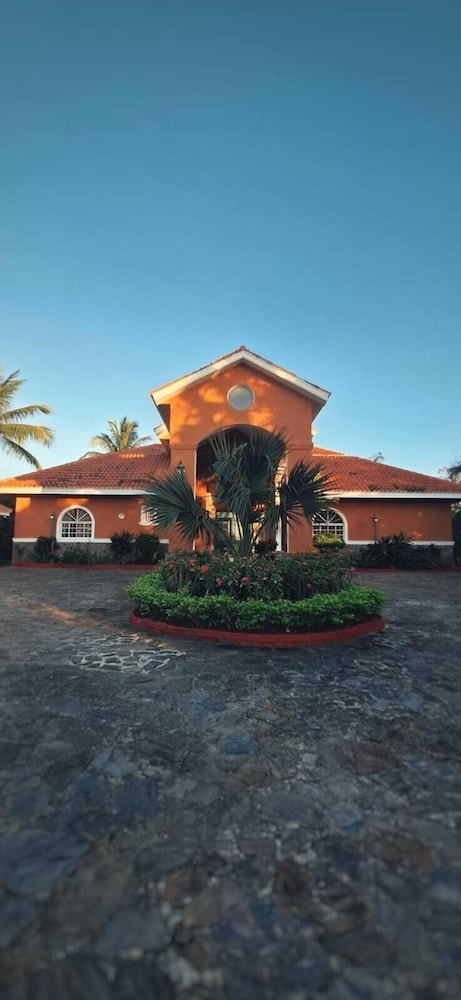 9th Hole Villa