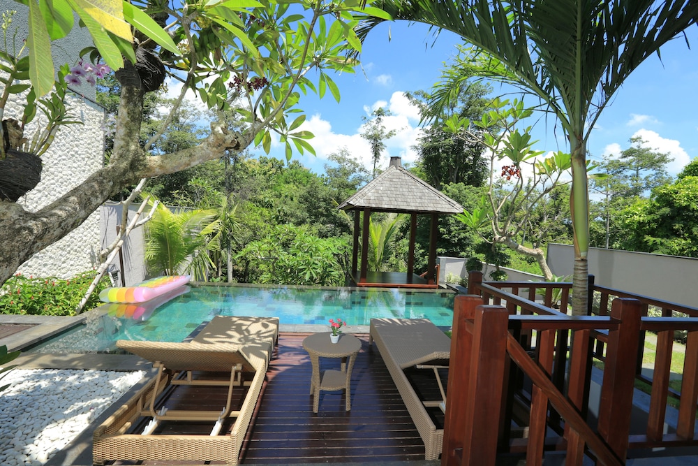 Raja Woods Villa