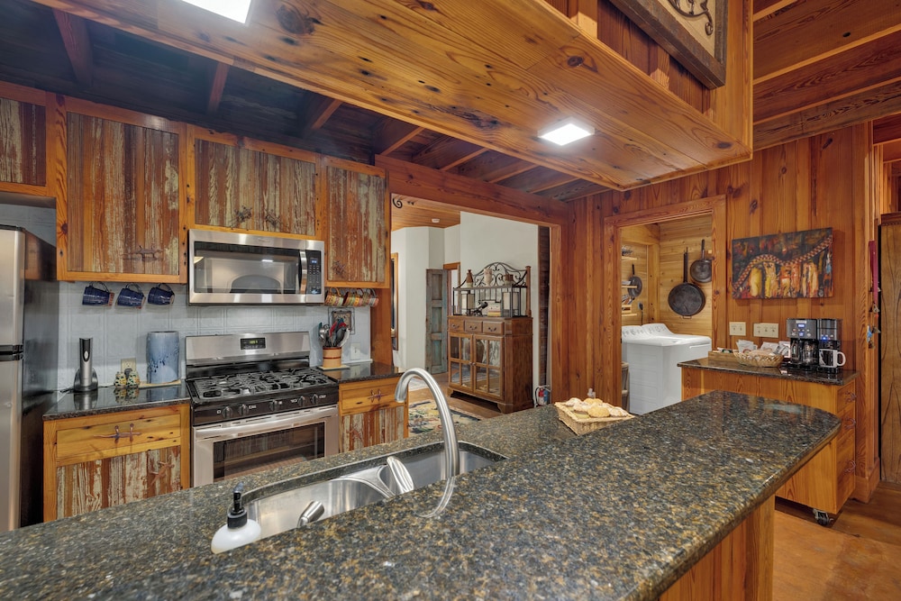 The Willows Casa Grande - Four Minutes to Downtown!