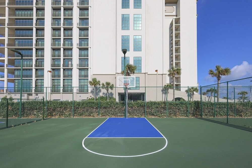 The Oasis 1712 Formerly Phoenix West Ii 1712 4 Bedroom Condo