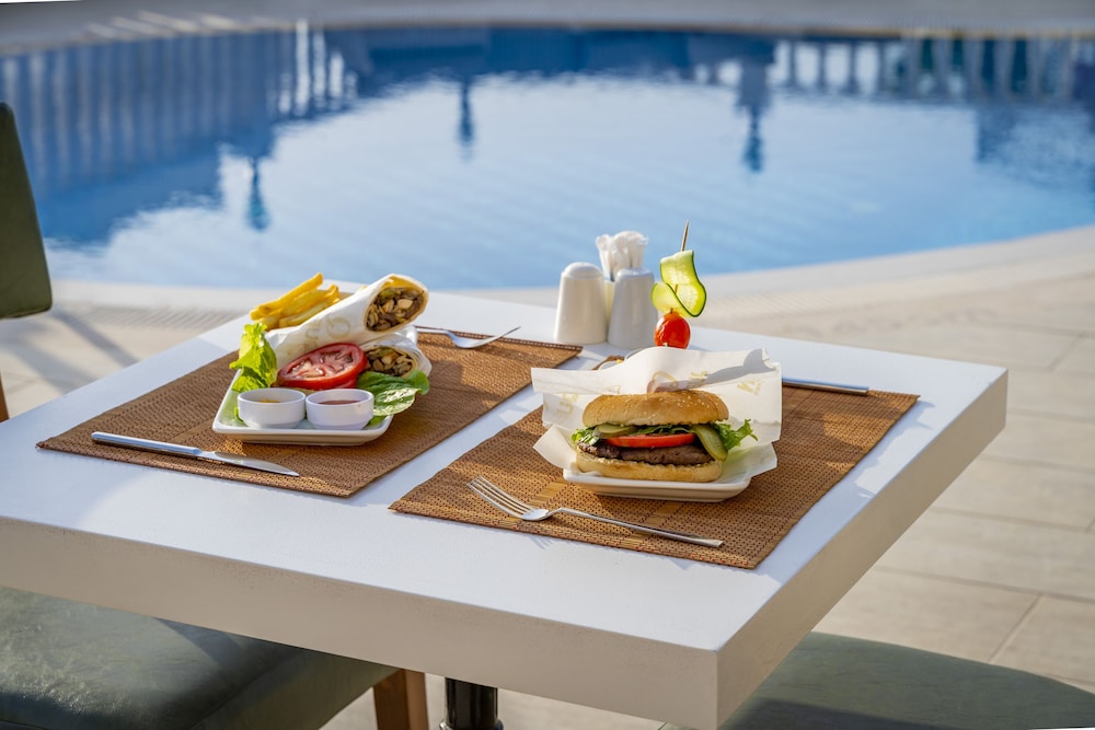 Queen Boutique Hotel - Image 62