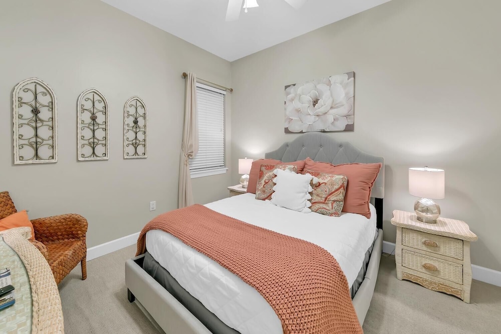 Cowtown Cottage 1302