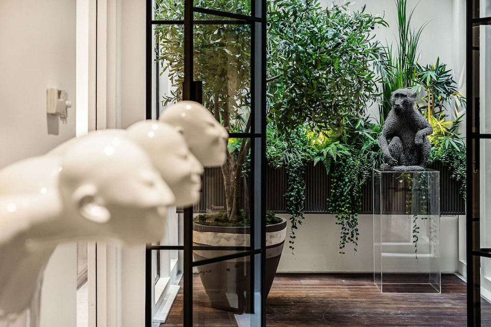 London Mews Home w Glass Atrium Terrace