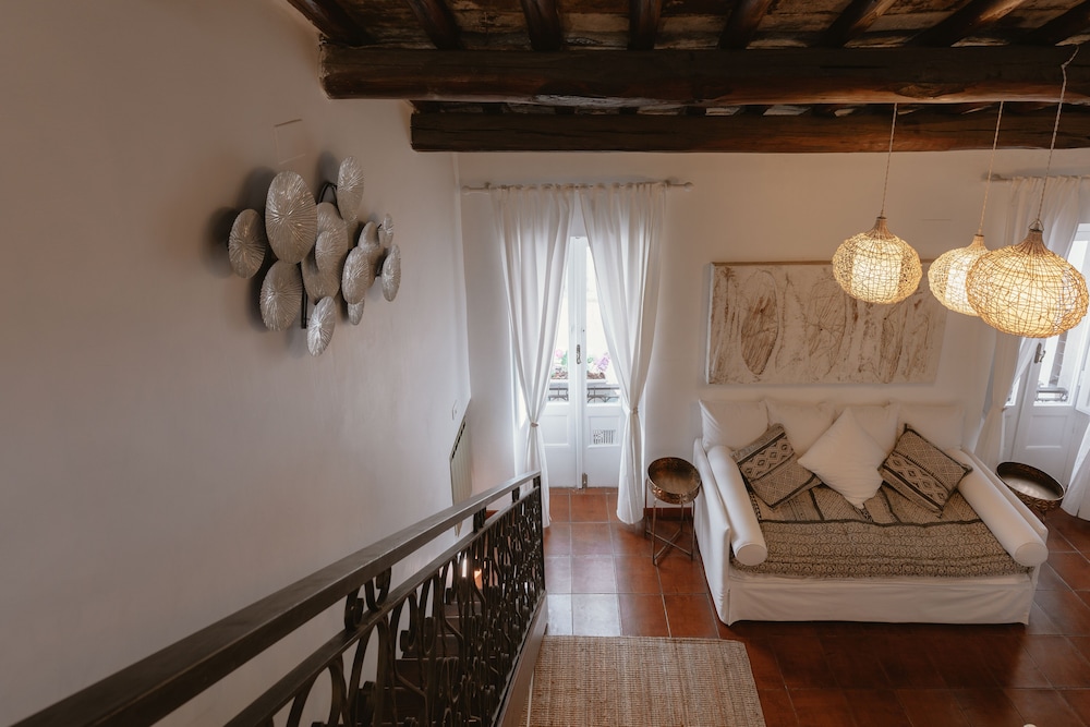 Navona Home