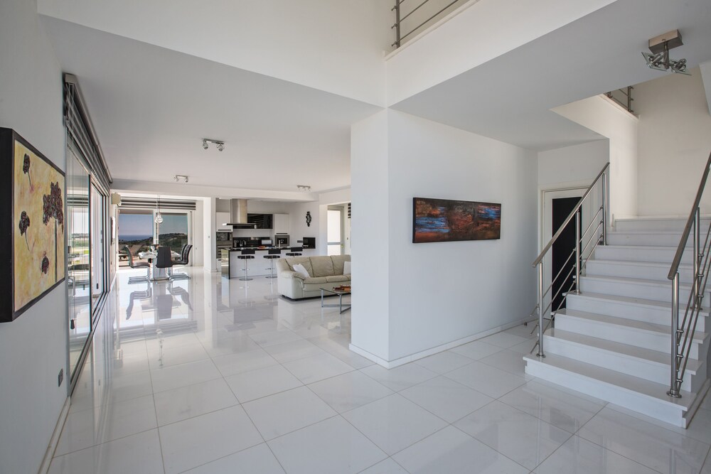 KO1 With Breathtaking sea Views