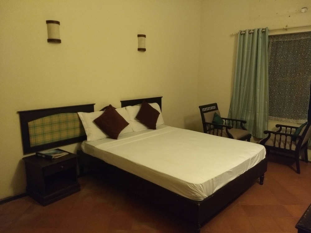 Blooming Bay - Clifftop Beach Resort
