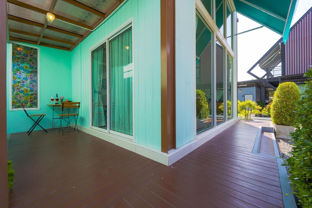 Beautiful new 7 Bedroom Villa Resort CT7