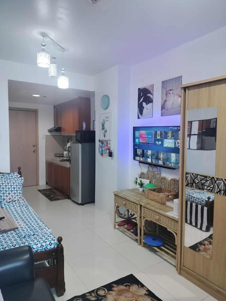 Luxurious Condo in Quezon City With Private Pool and City Views