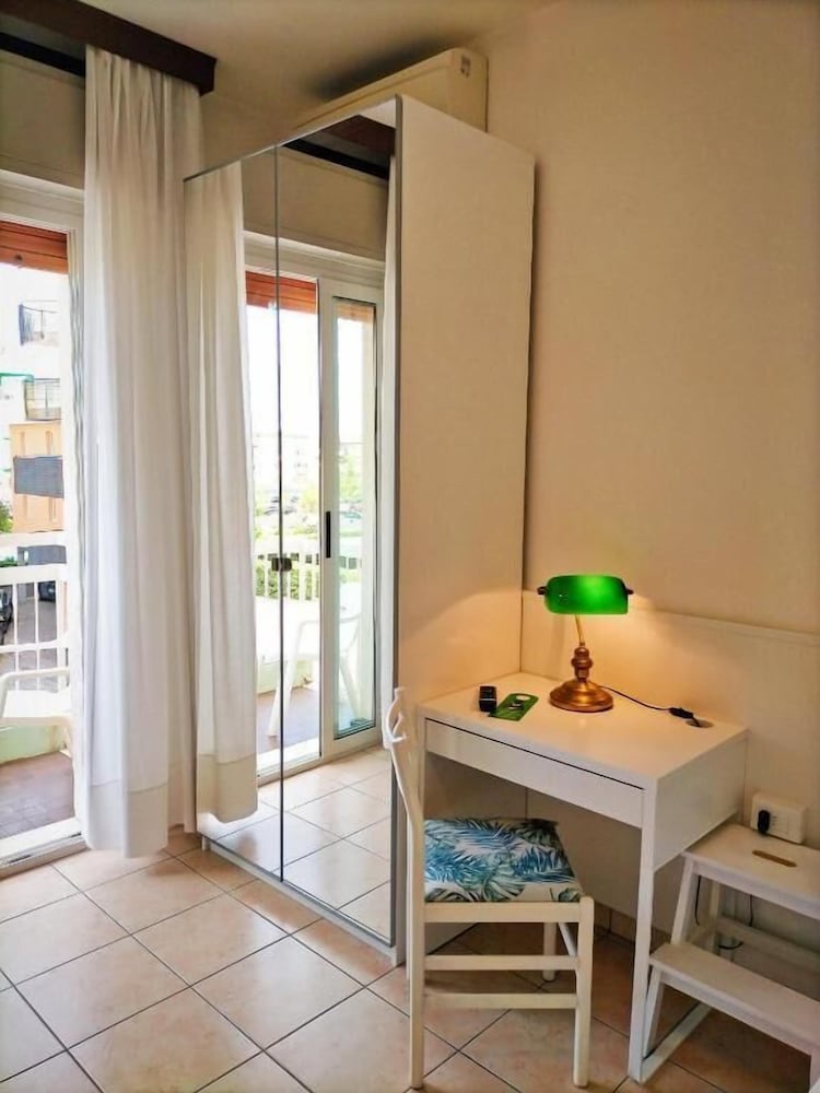 Le Petit Hotel