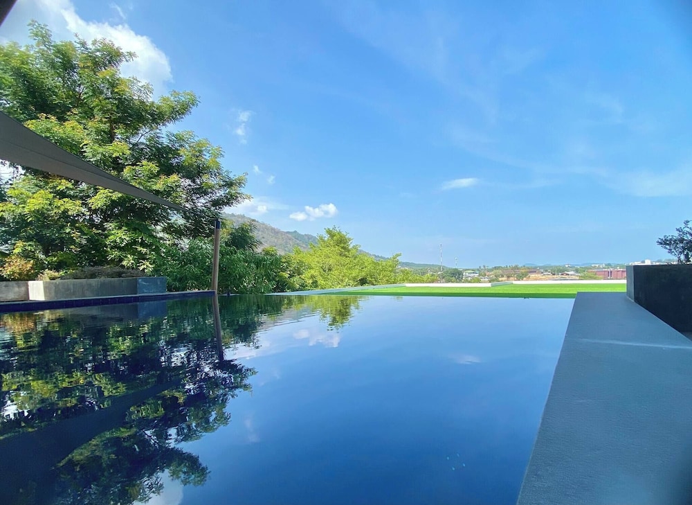 Tropical Viewpoint With Private Pool - Lux Living