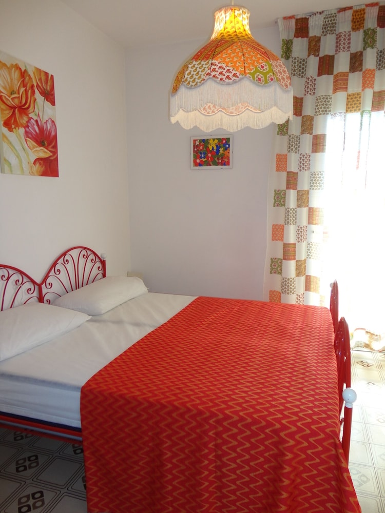 Splendid Three-room Apartment for 6 Guests Near the sea by Beahost Rentals view 2