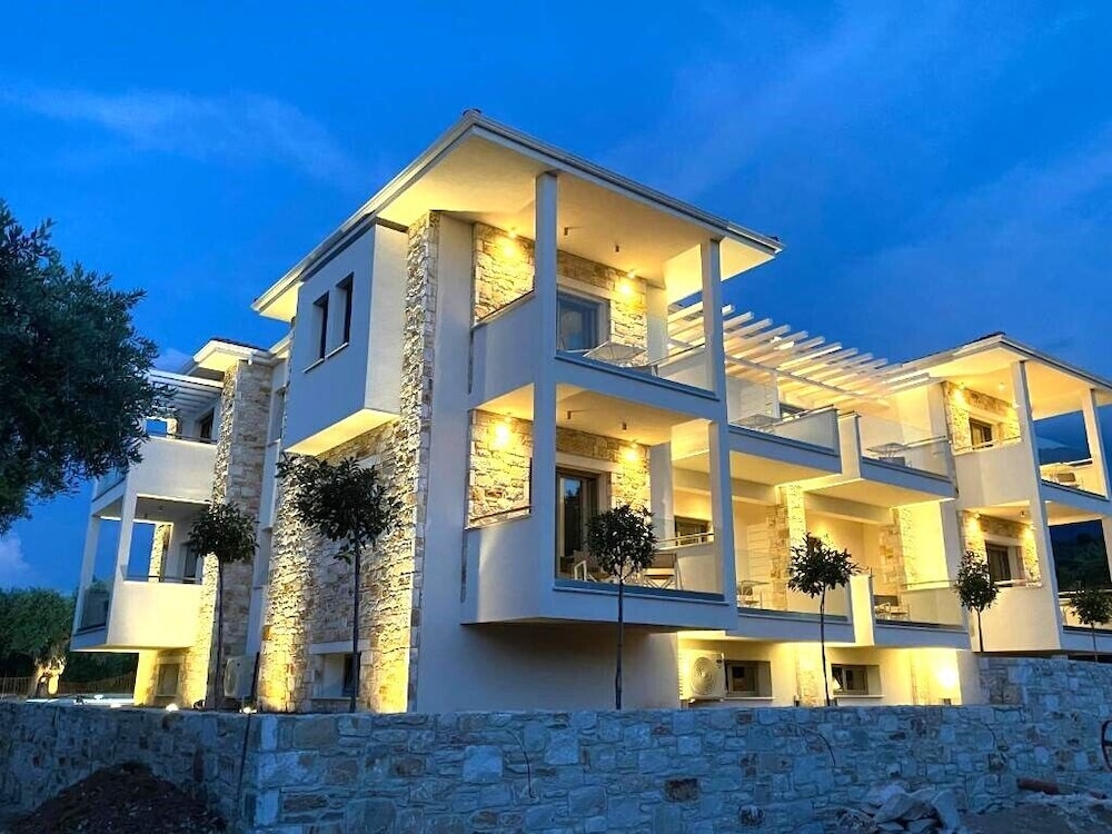 Luminous luxury apartments photo 4