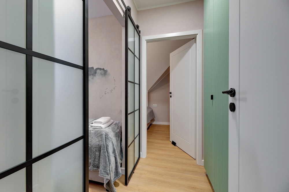 Waterlane Vintage Fitness & Gym by Downtown Apartments