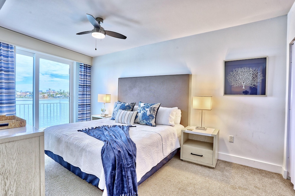 Oceana 301 East