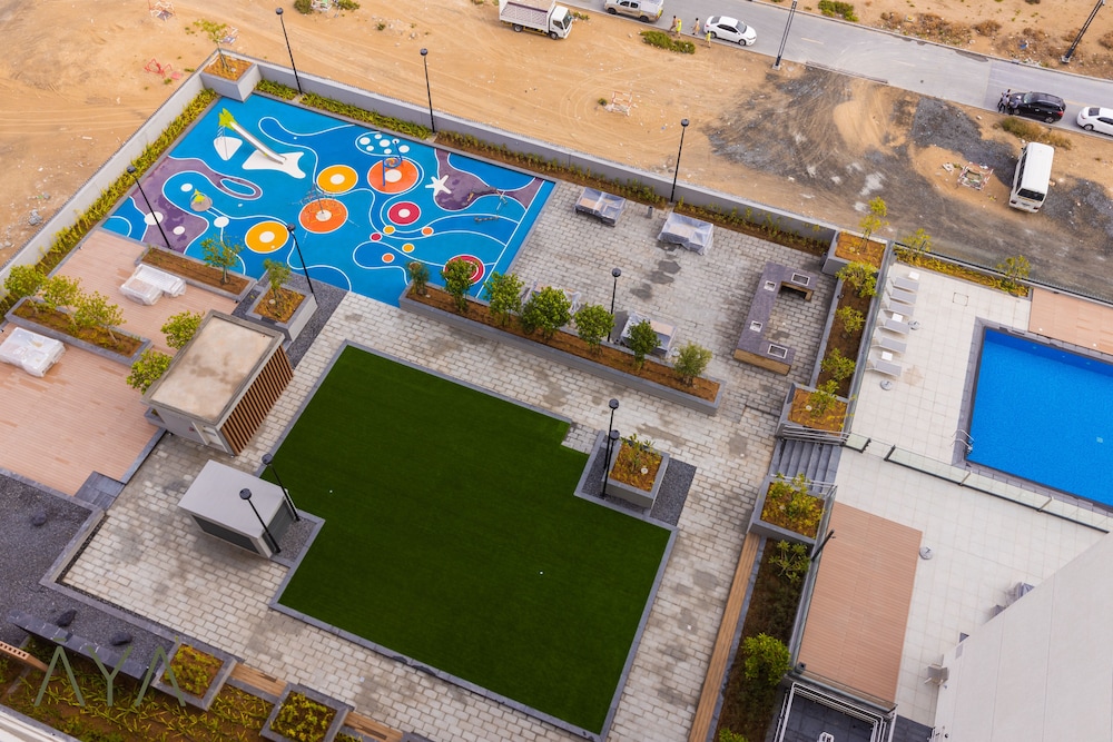 Aya - Beverly Hills 2BR Apartment With Balcony