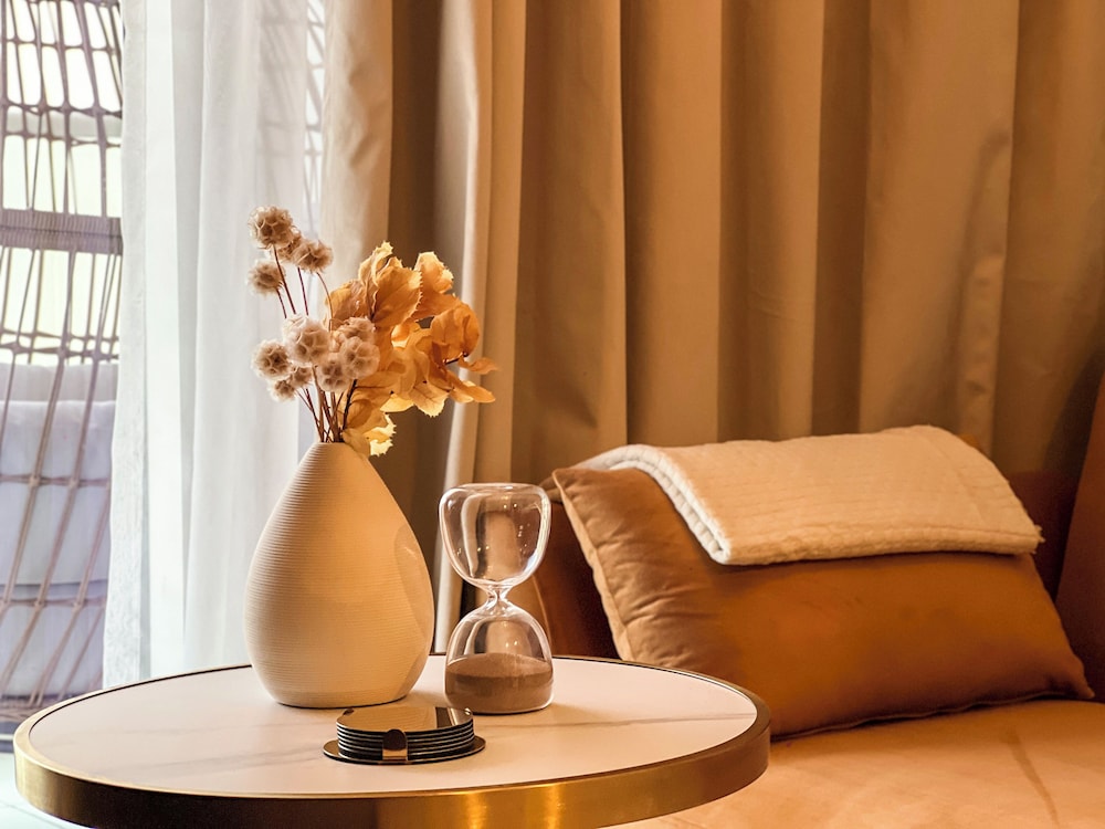 1612 Damac Reva Residences