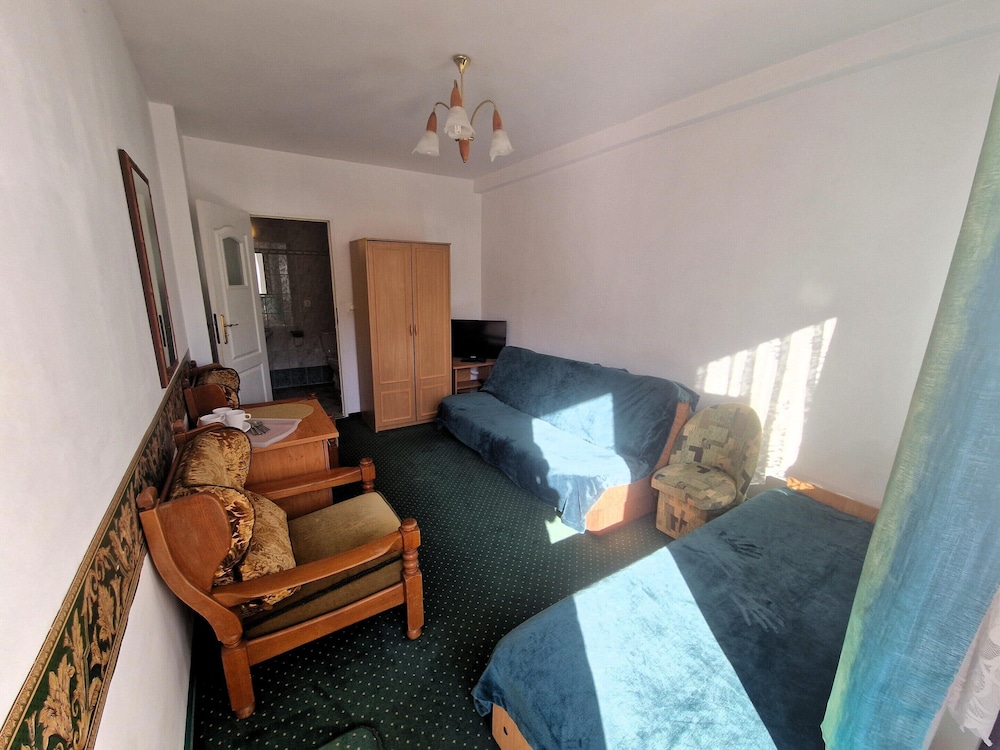 Comfortable Double Room by the Promenade