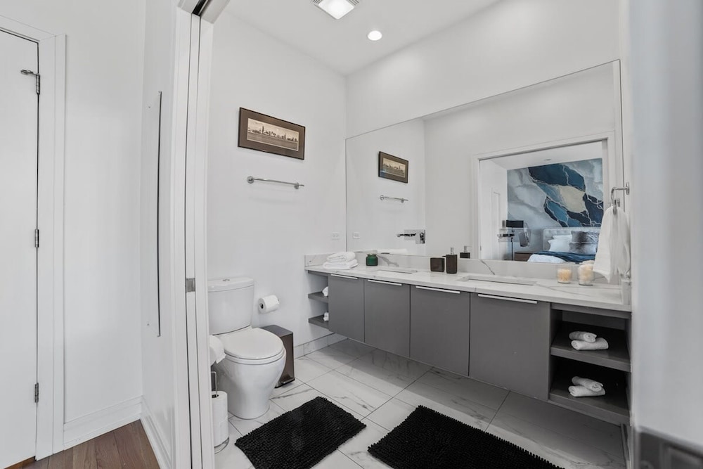 4 Bedroom Condo in Ukranian