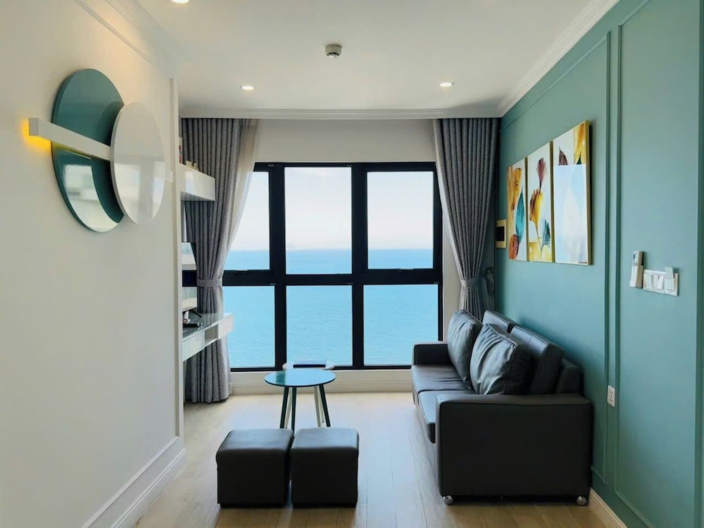 Gold Coast Balcony Serviced Apartment