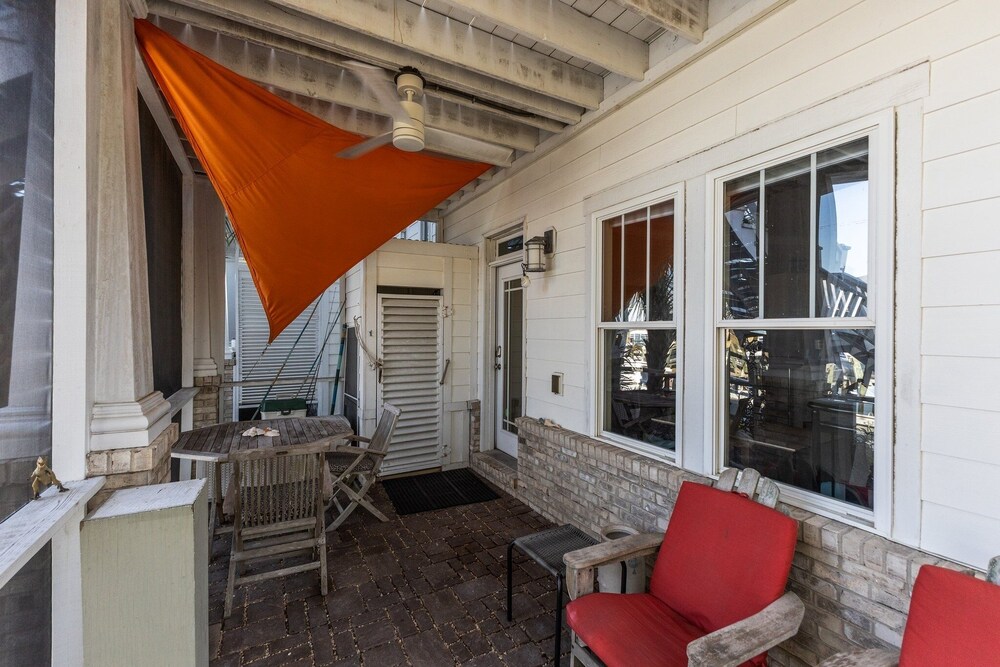 Bridgeview On Broad 1 Bedroom Home by RedAwning