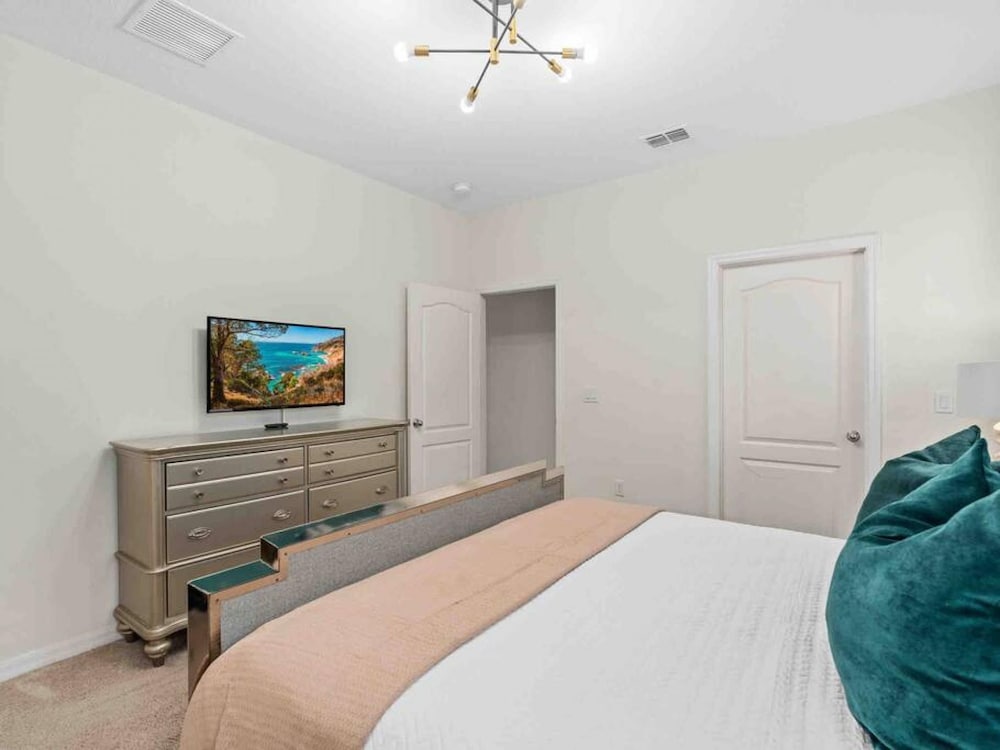 Super Comfy- 7BD 5 5BA Sleep s 22 w Amenities