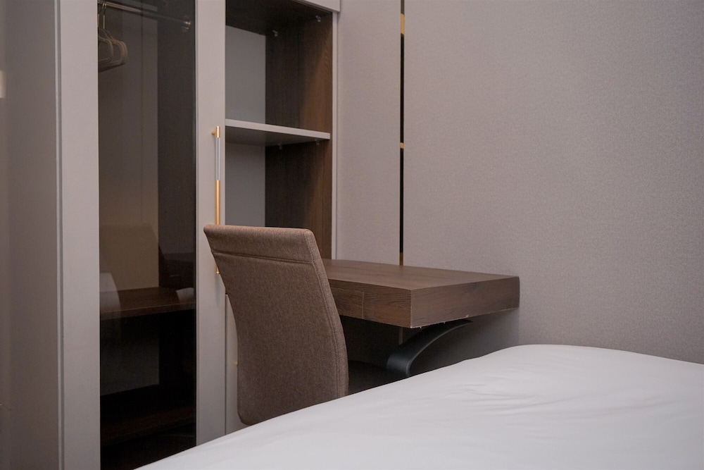 Warm Living 3BR at Sky House BSD Apartment