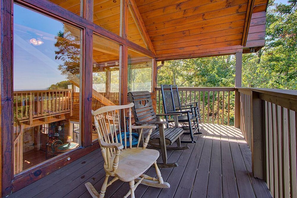 Picturesque 2 2 Close to Parkway view 5