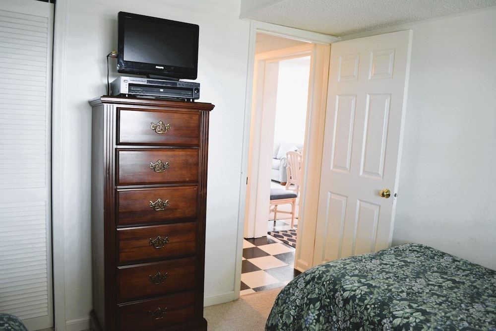 Beauty & The Beach-8B - 2 Br Home