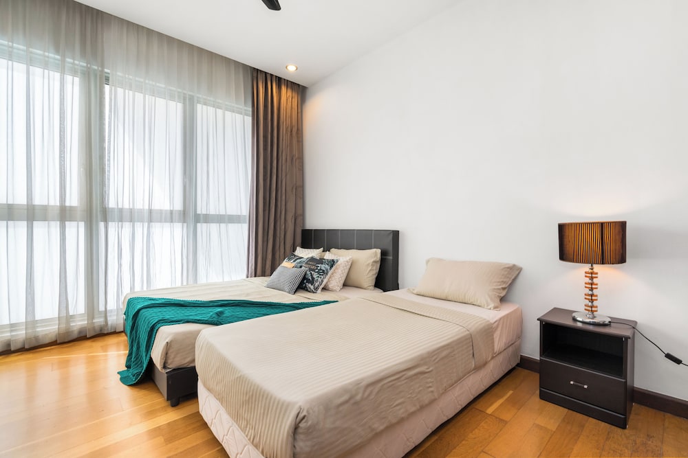NaiBnB @ Regalia Residence
