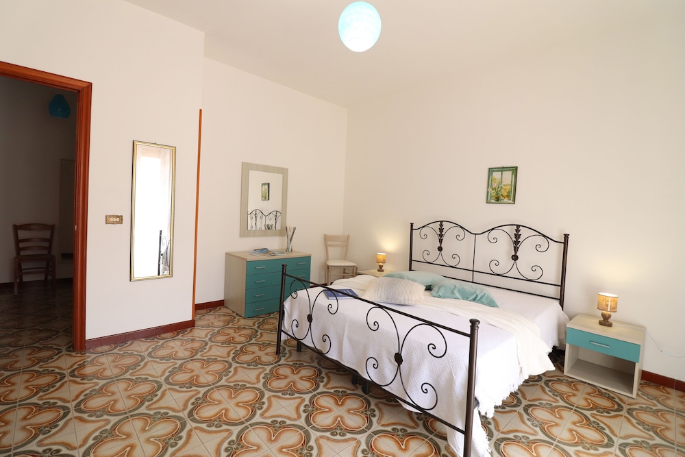 Isabel's House in Otranto 10 Seats view 5