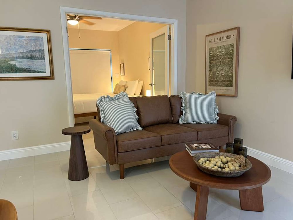 Open-concept Urban Stay