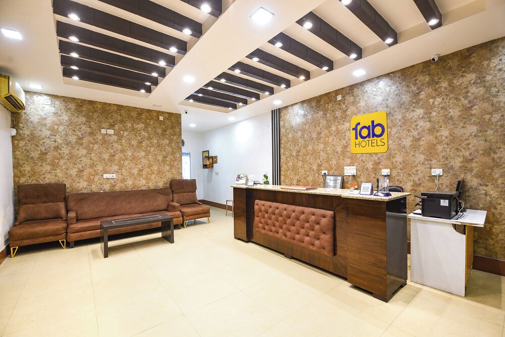 Fabhotel Golden Palm
