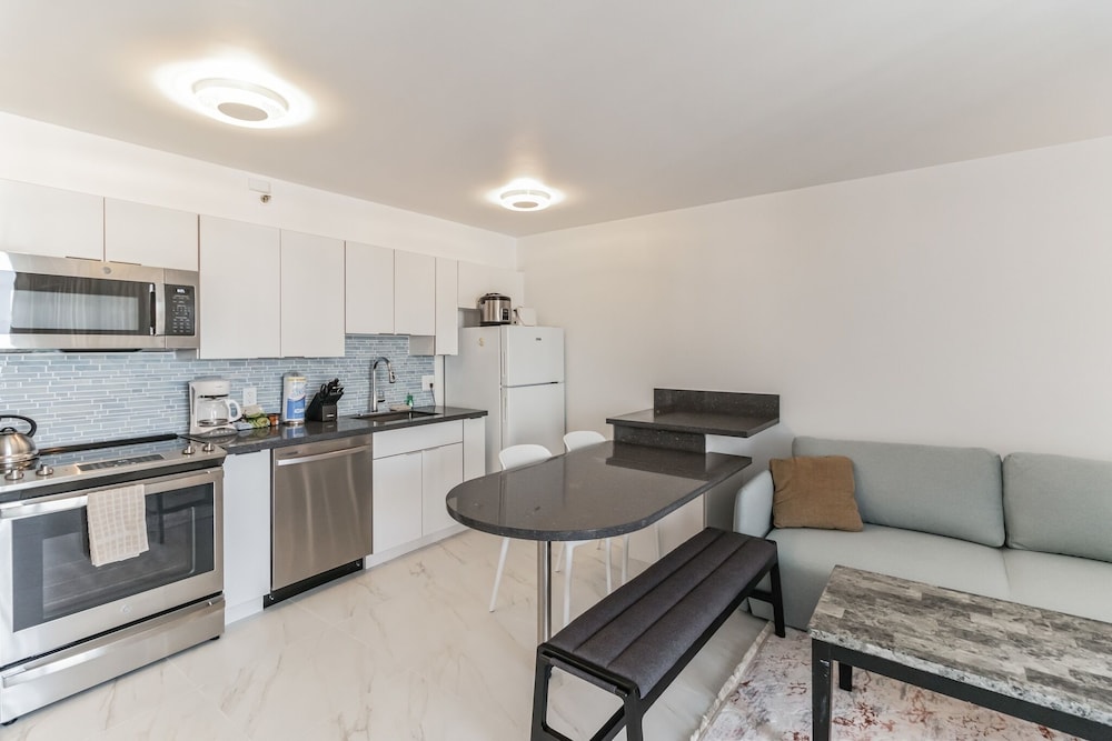 Waikiki Banyan Condo Located One Block From Waikiki Beach! by Koko Resort Vacation Rentals