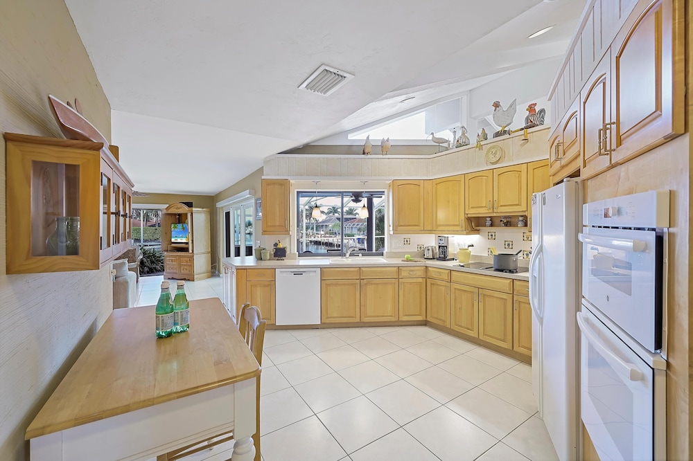 Boaters Paradise With Unmatched Water Views view 4