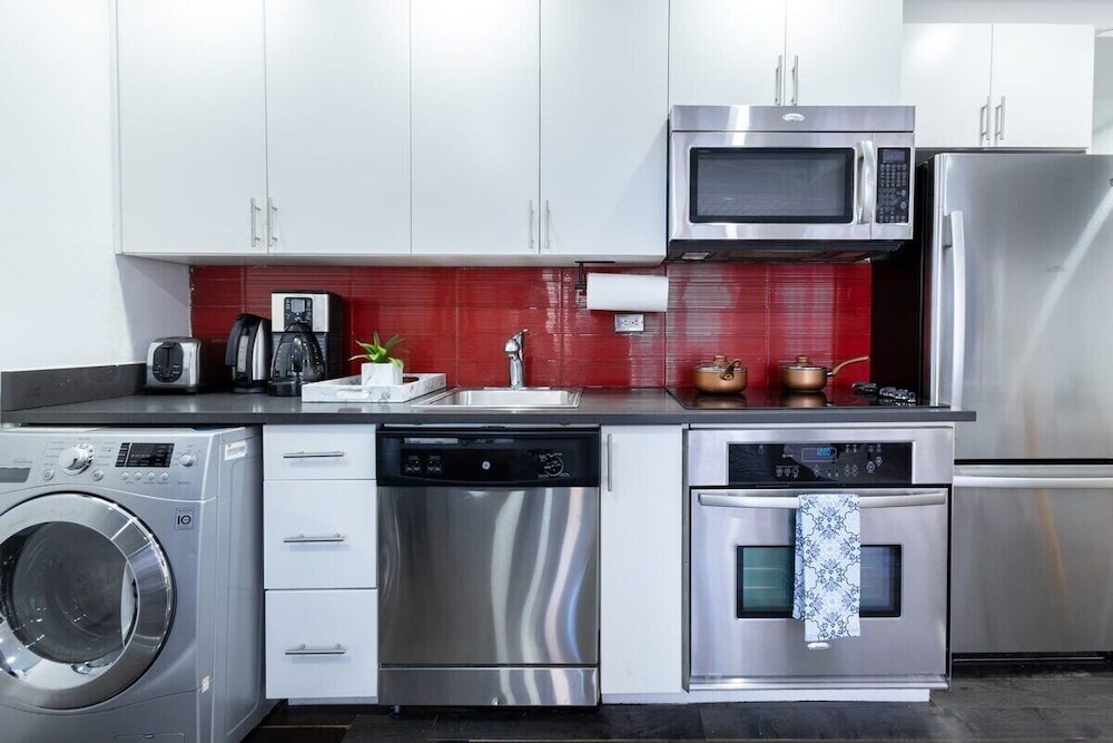 809 Midtown Apartments