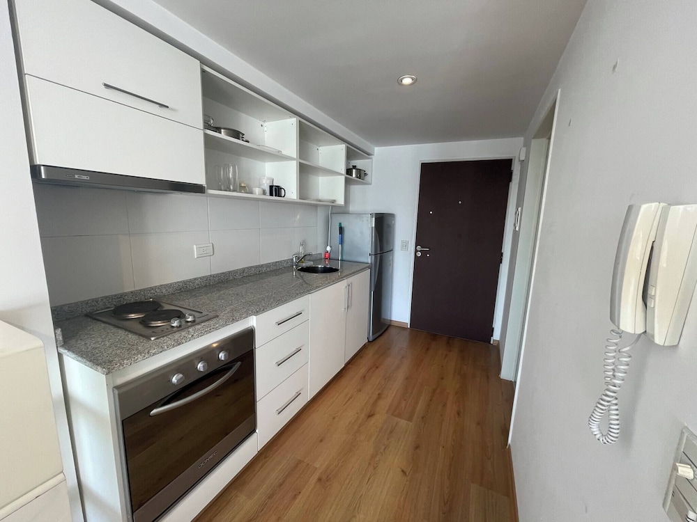 Studio Apartment Panoramic View of Bsas Above 9 de Julio Avenue - Image 4