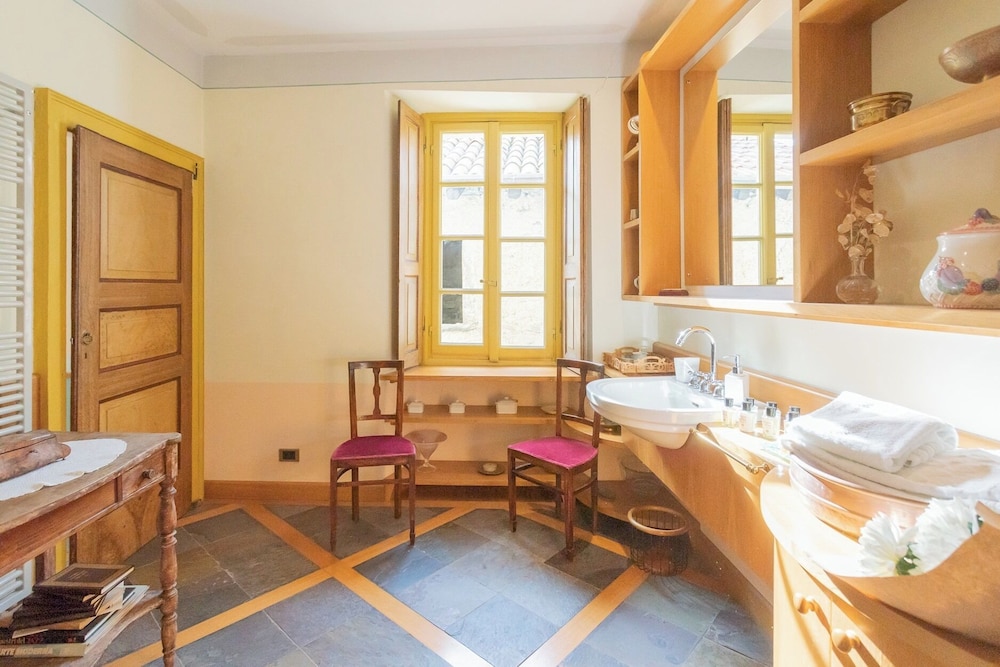 Villa Torre di Palanzo With Magnificent View by Rent all Como
