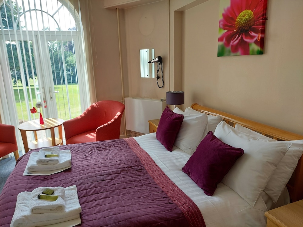 Cripps Hall Guest Annexe view 2