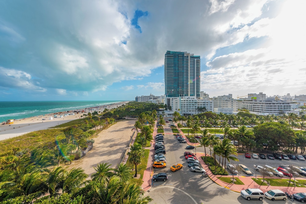 Luxury Vacation Rentals in South Beach by LRMB