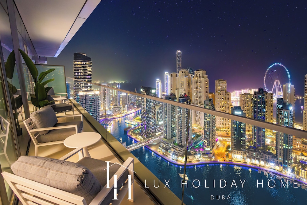 LUX The Vida Marina Residence