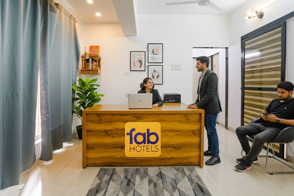 Fabhotel Wellax 24 Service Apartments