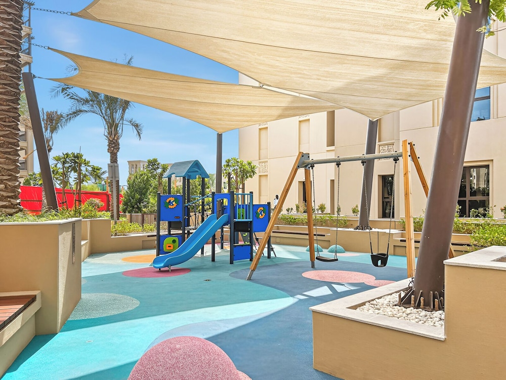 Stylish 1BR with Burj Al Arab View
