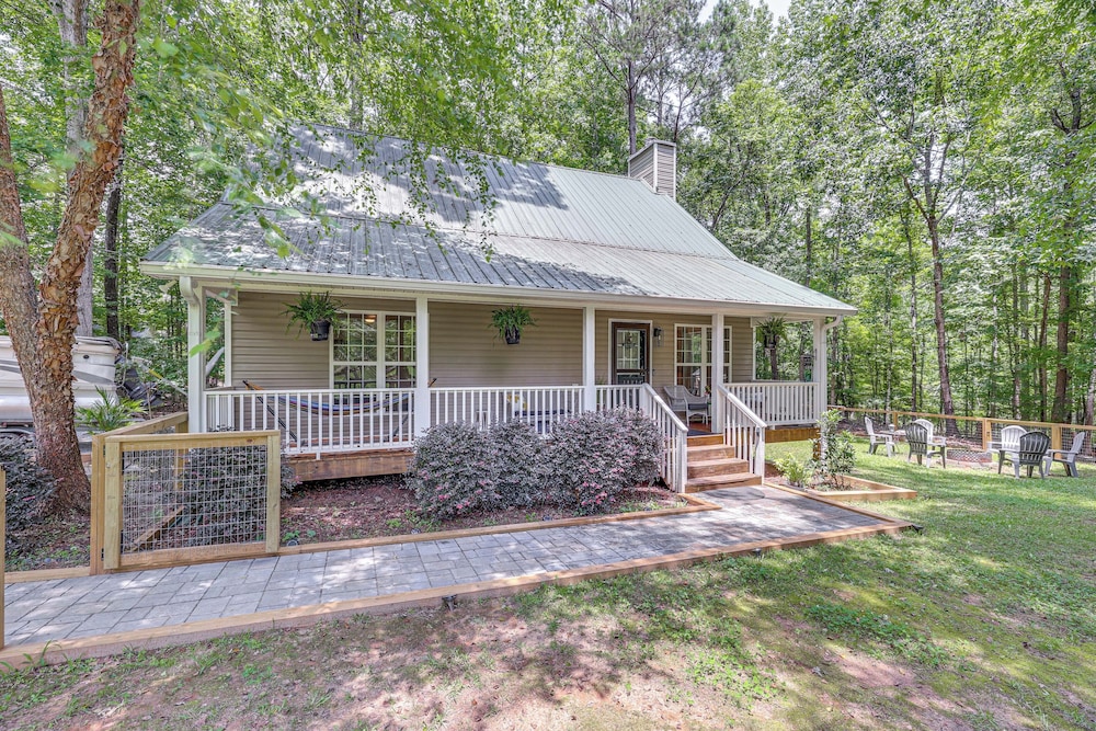 Fisher's Retreat Near Lake Thurmond: Tignall Home